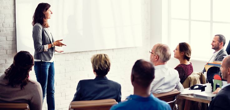 Le CAFERUIS développe vos compétences à concevoir les changements nécessaires dans l'organisation où vous travaillez ou envisagez de travailler en vue d'améliorer le service rendu aux usagers. C'est ce qui nous motive en partenariat avec le CNAM Hauts-de-France à promouvoir cette formation dispensée par des professionnels reconnus du secteur social et médico-social.